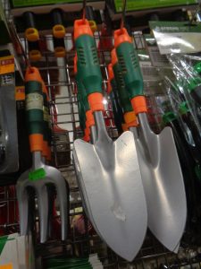 ZÁHRADKÁRI V PLNOM NASADENÍ